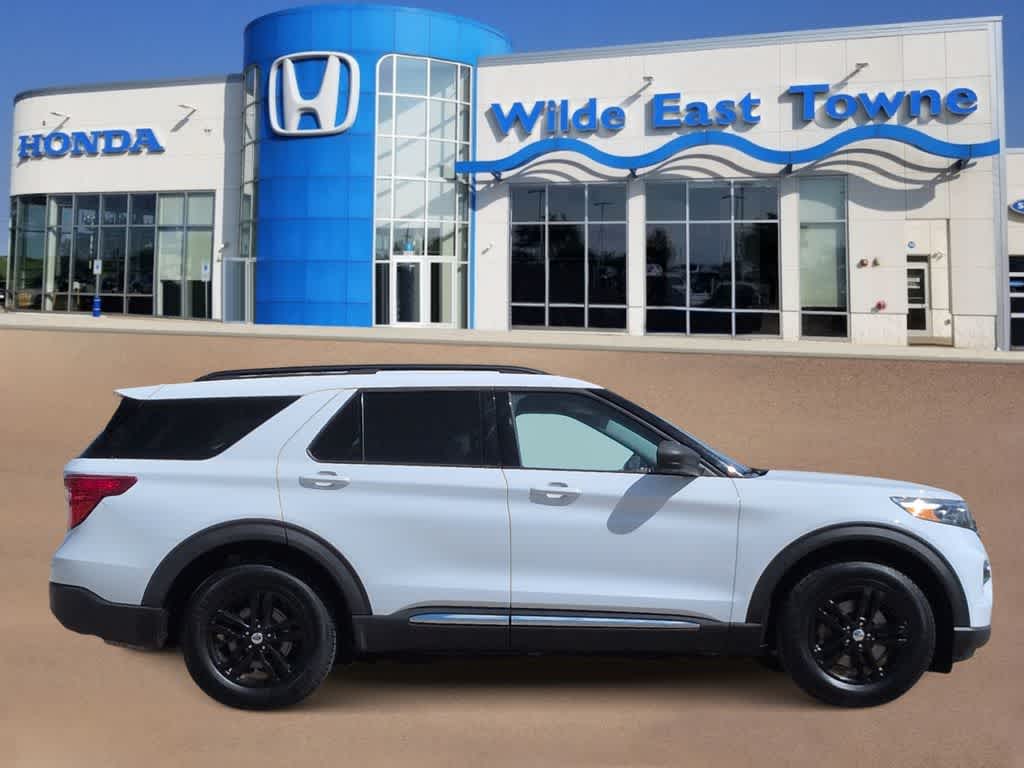Thumbnail: 2020 Ford Explorer - 8