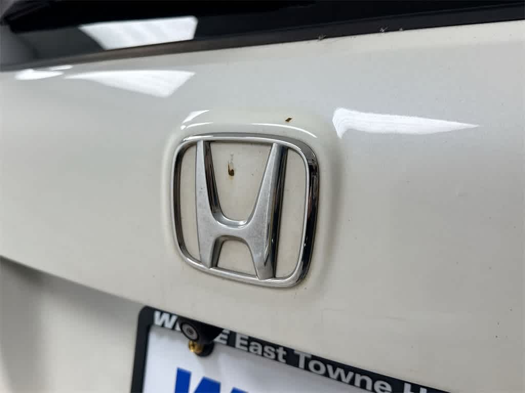 Thumbnail: 2017 Honda Pilot - 12