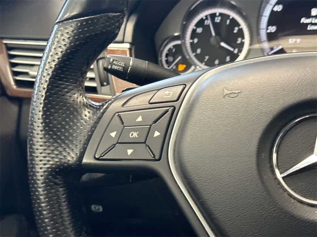 Thumbnail: 2012 Mercedes-Benz E-Class - 25