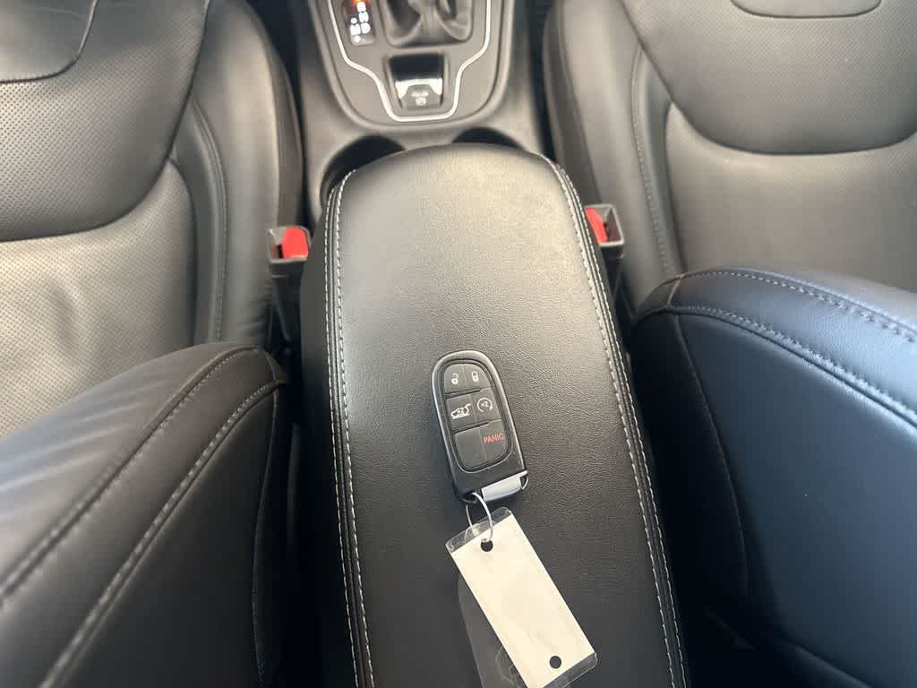 Thumbnail: 2021 Jeep Cherokee - 36