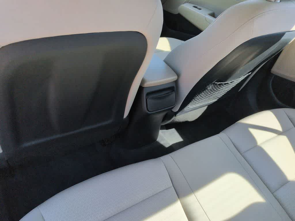 Thumbnail: 2018 Hyundai Elantra - 18