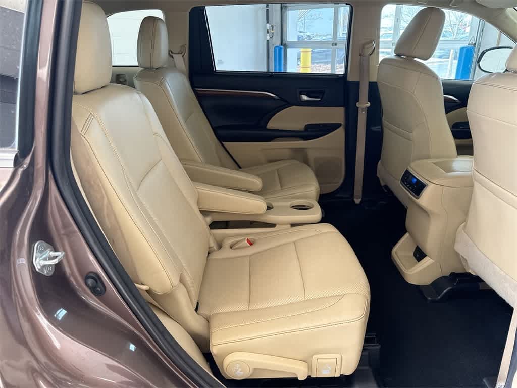 Thumbnail: 2018 Toyota Highlander - 22