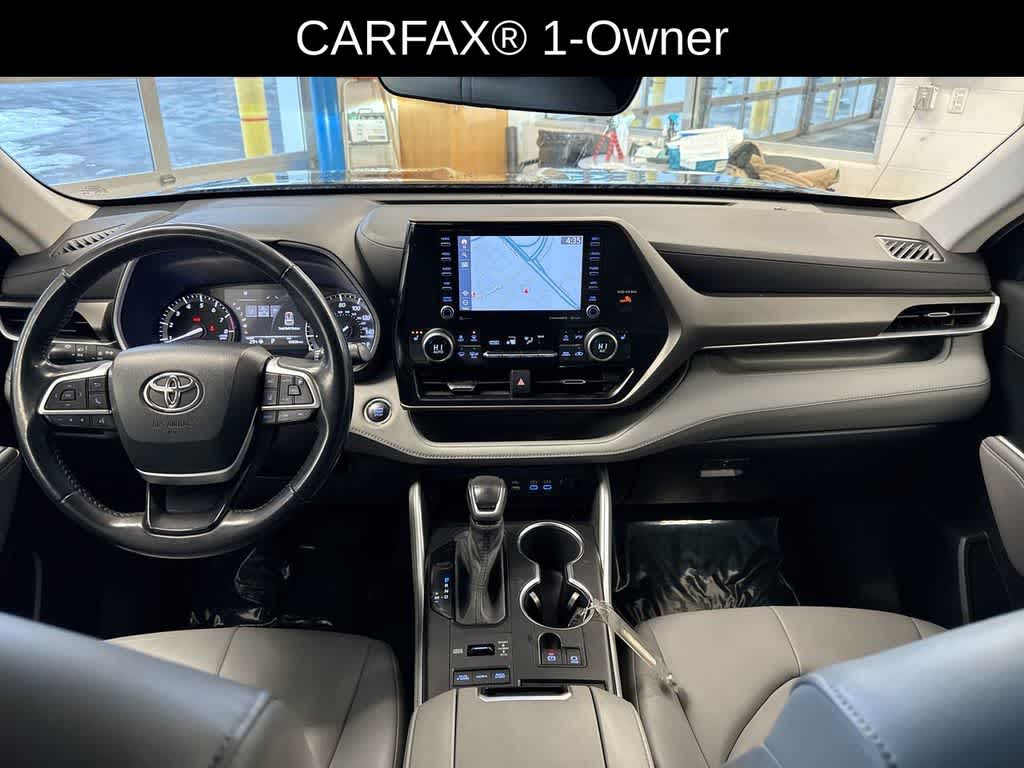 Thumbnail: 2022 Toyota Highlander - 17