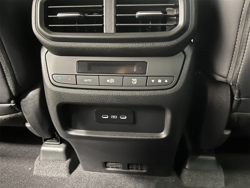 2025 Honda Pilot Touring 24