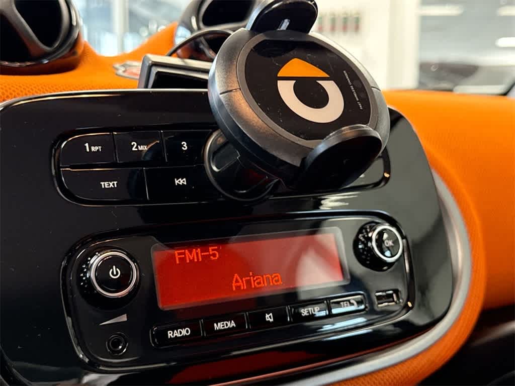 Thumbnail: 2016 smart fortwo - 25