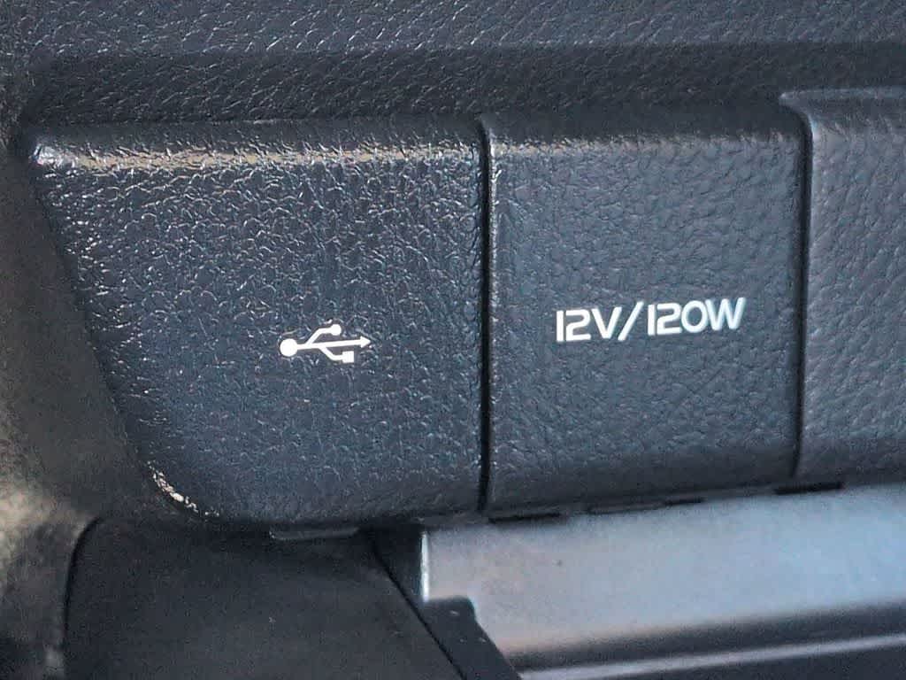 2021 Toyota Camry LE - Photo 31