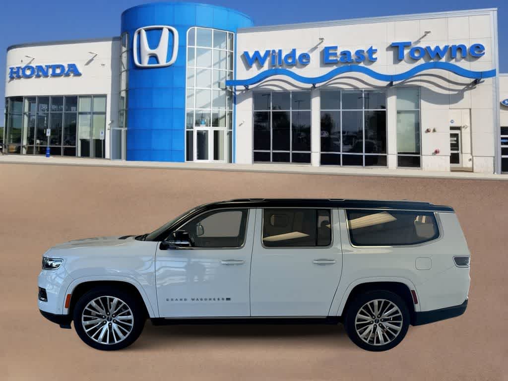 Thumbnail: 2023 Jeep Grand Wagoneer L - 5