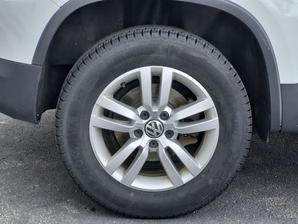 Thumbnail: 2017 Volkswagen Tiguan - 14