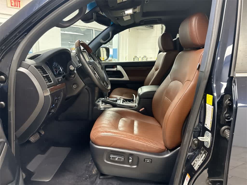 Thumbnail: 2016 Toyota Land Cruiser - 17