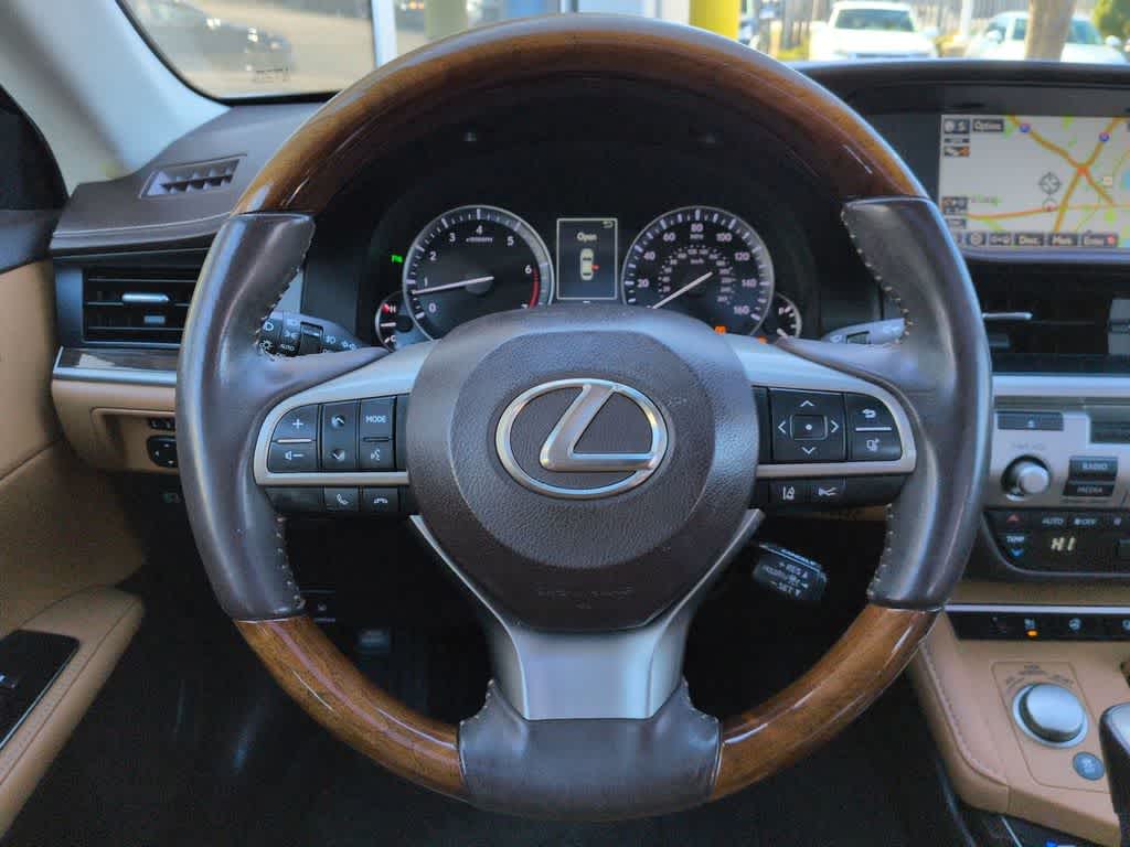 Thumbnail: 2016 Lexus ES - 24
