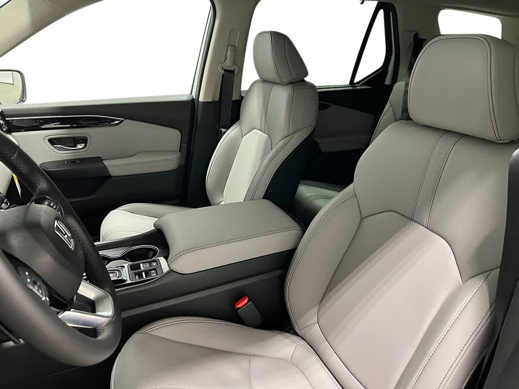 Thumbnail: 2025 Honda Pilot - 13