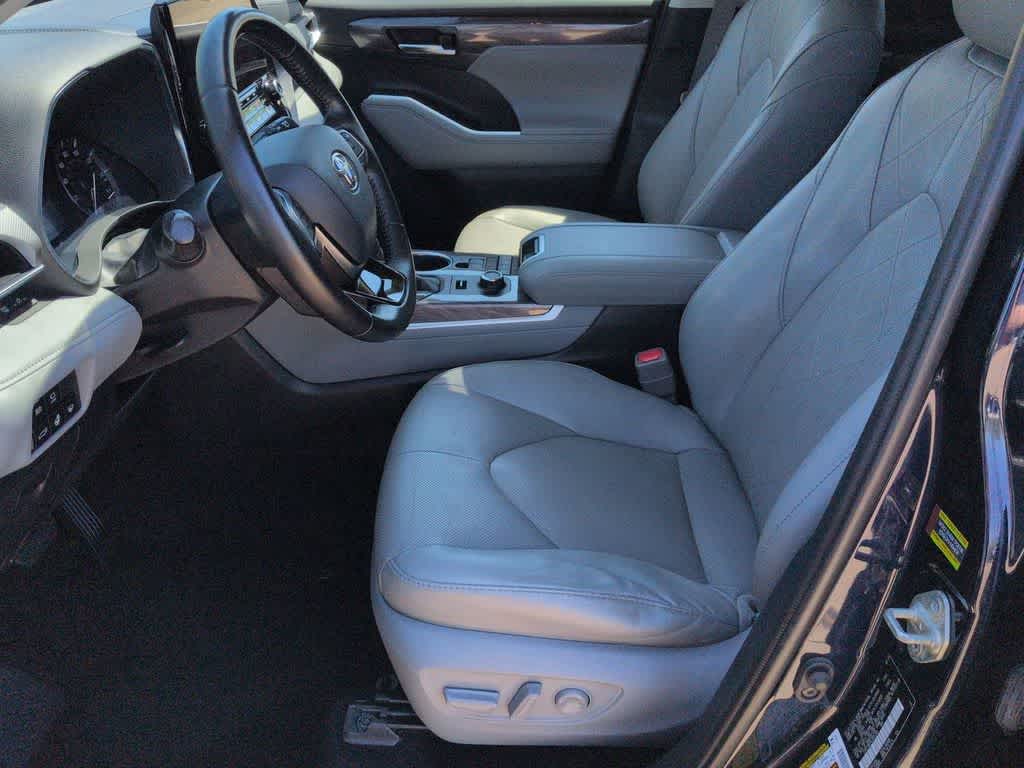 2020 Toyota Highlander Platinum - Photo 17