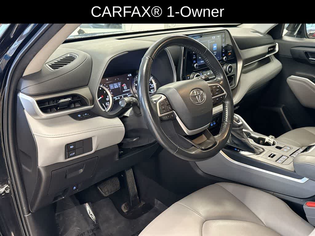 Thumbnail: 2022 Toyota Highlander - 11