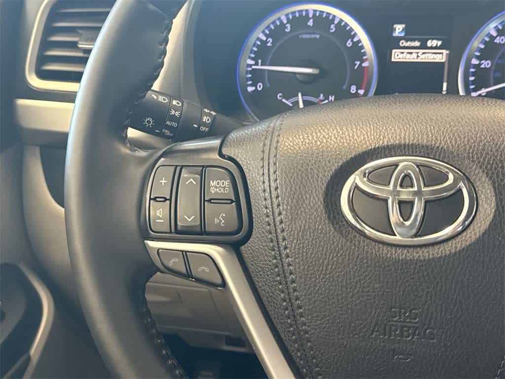 Thumbnail: 2019 Toyota Highlander - 26