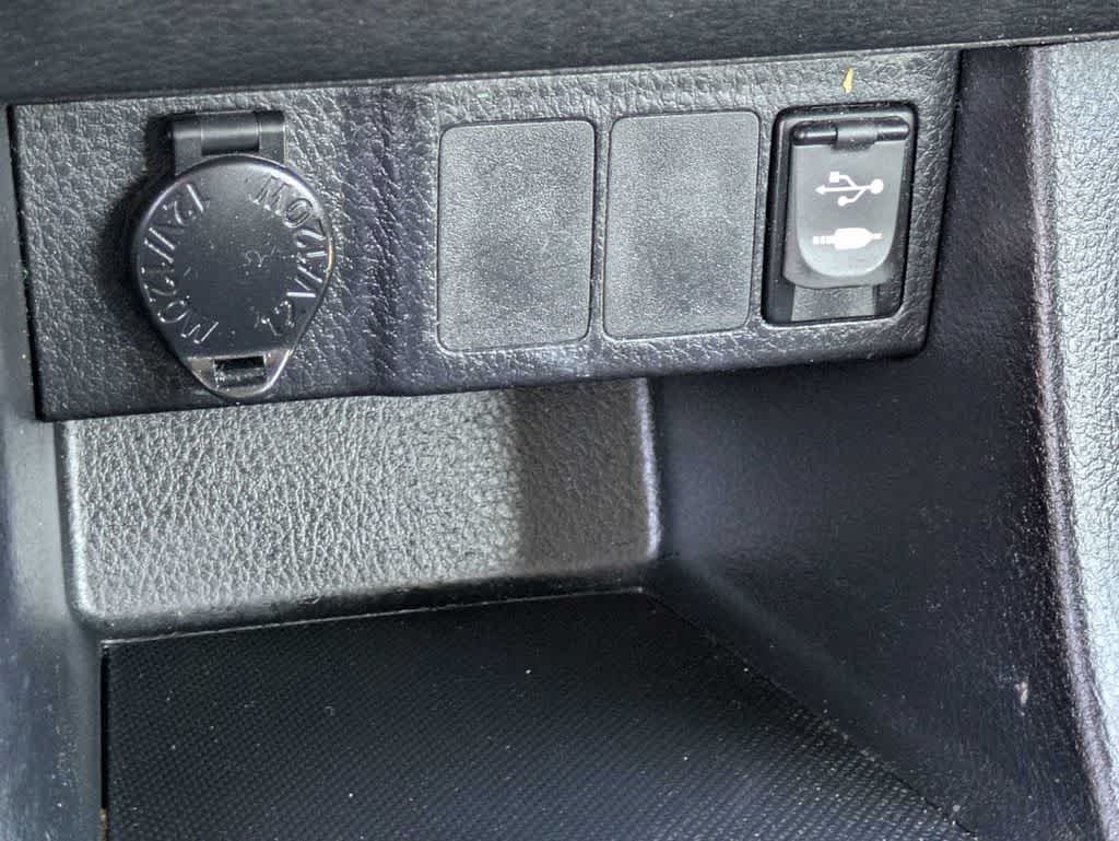 Thumbnail: 2015 Toyota Corolla - 25