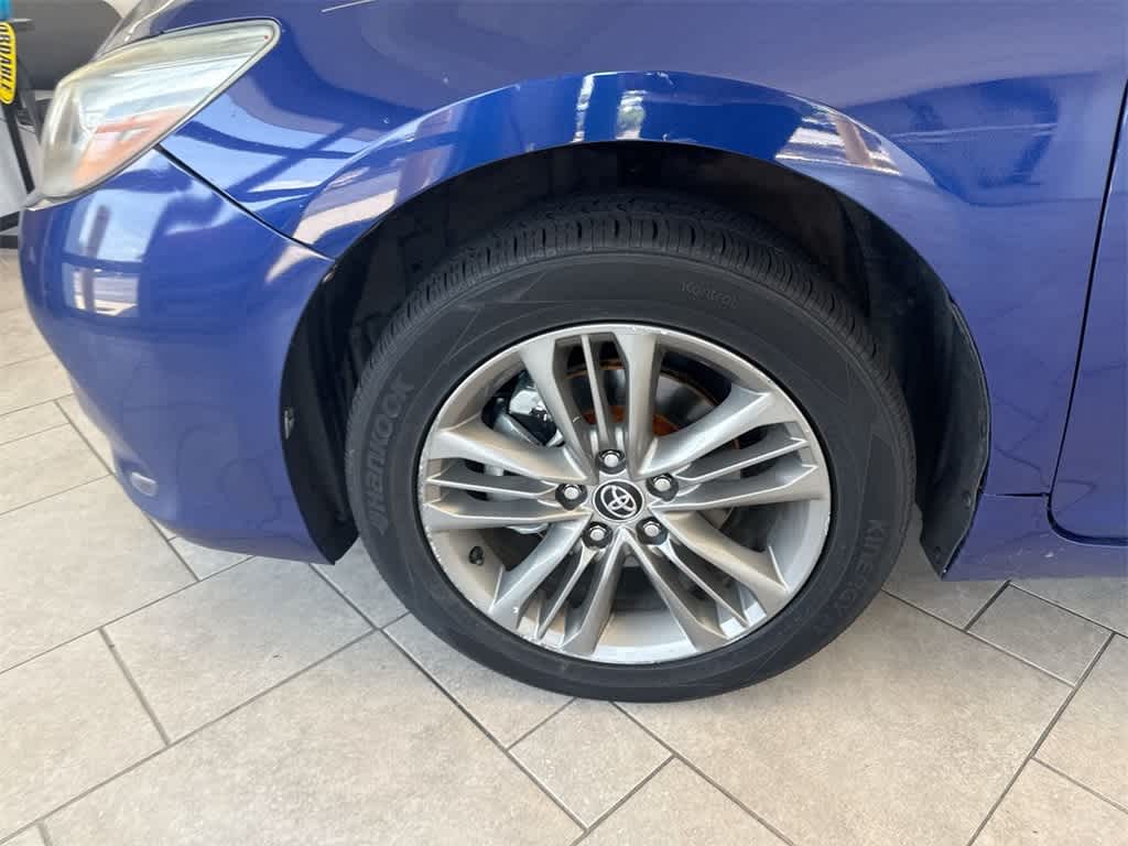 Thumbnail: 2015 Toyota Camry - 14