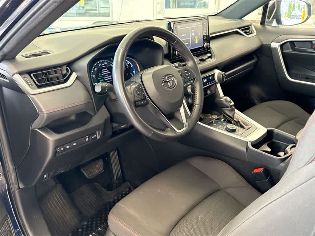 Thumbnail: 2021 Toyota RAV4 - 10