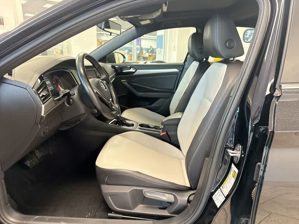 Thumbnail: 2019 Volkswagen Jetta - 17