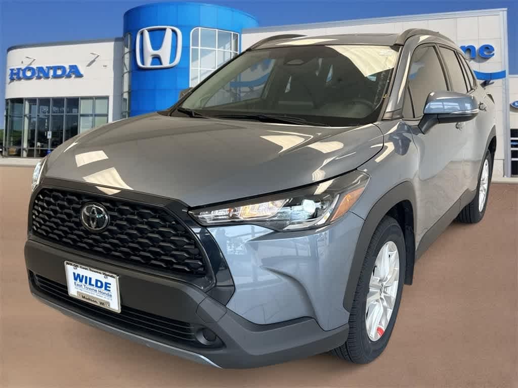Used 2024 Toyota Corolla Cross LE SUV