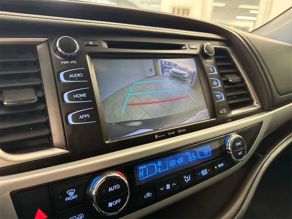 Thumbnail: 2019 Toyota Highlander - 30