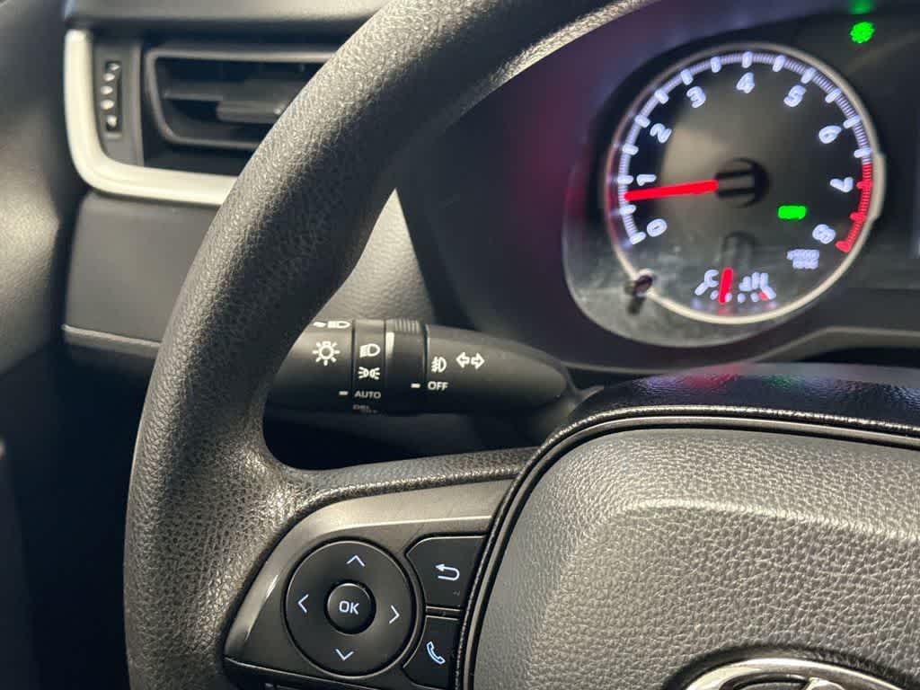 Thumbnail: 2021 Toyota RAV4 - 27