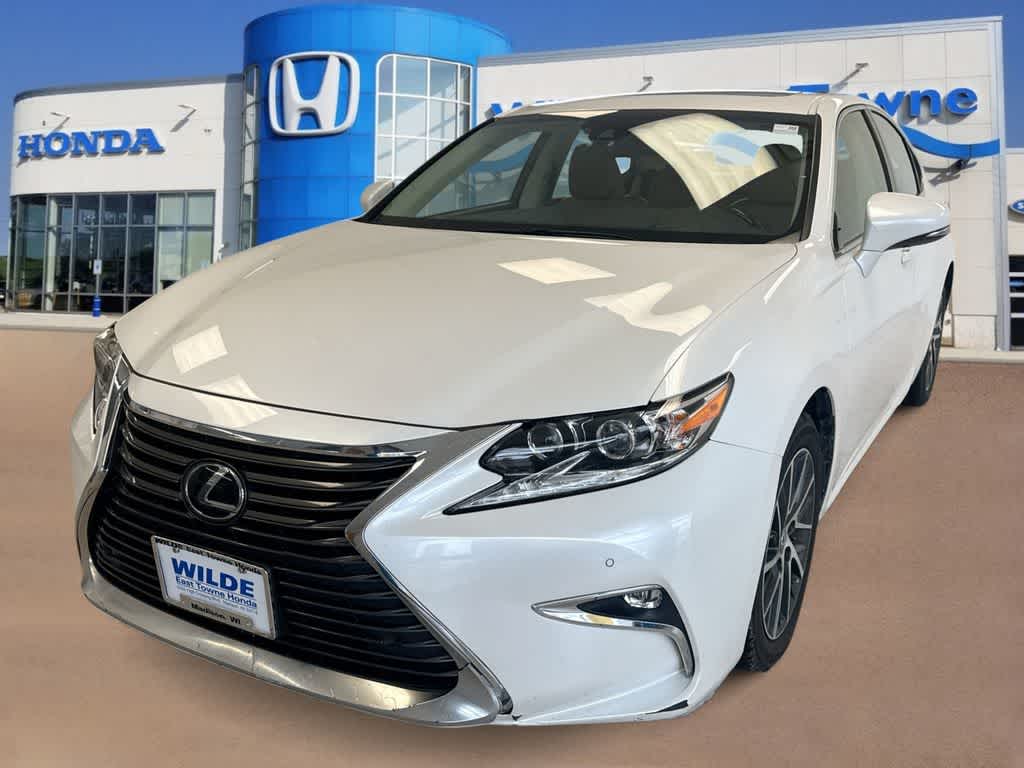 Thumbnail: 2018 Lexus ES - 4