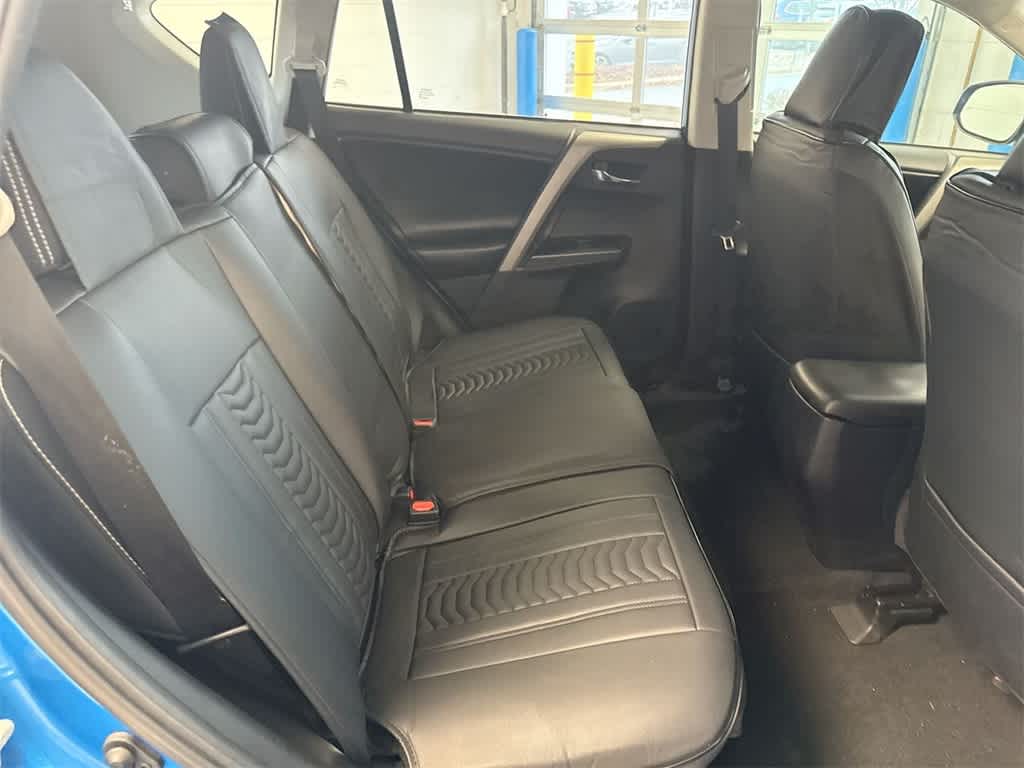 Thumbnail: 2018 Toyota RAV4 - 22