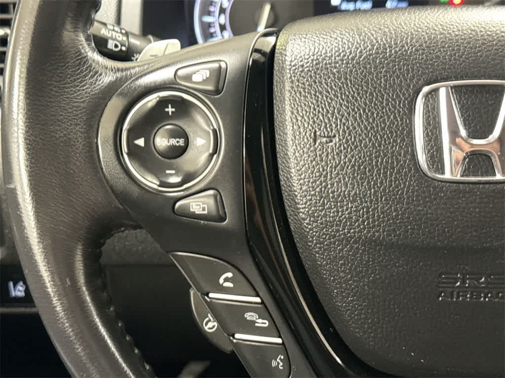 Thumbnail: 2017 Honda Pilot - 27