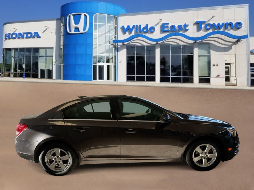 Thumbnail: 2015 Chevrolet Cruze - 9