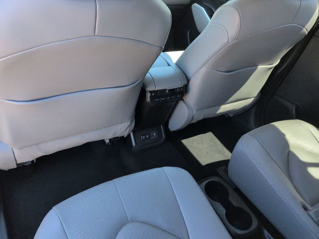 2020 Toyota Highlander Platinum - Photo 19