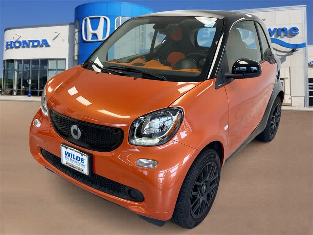 Thumbnail: 2016 smart fortwo - 4
