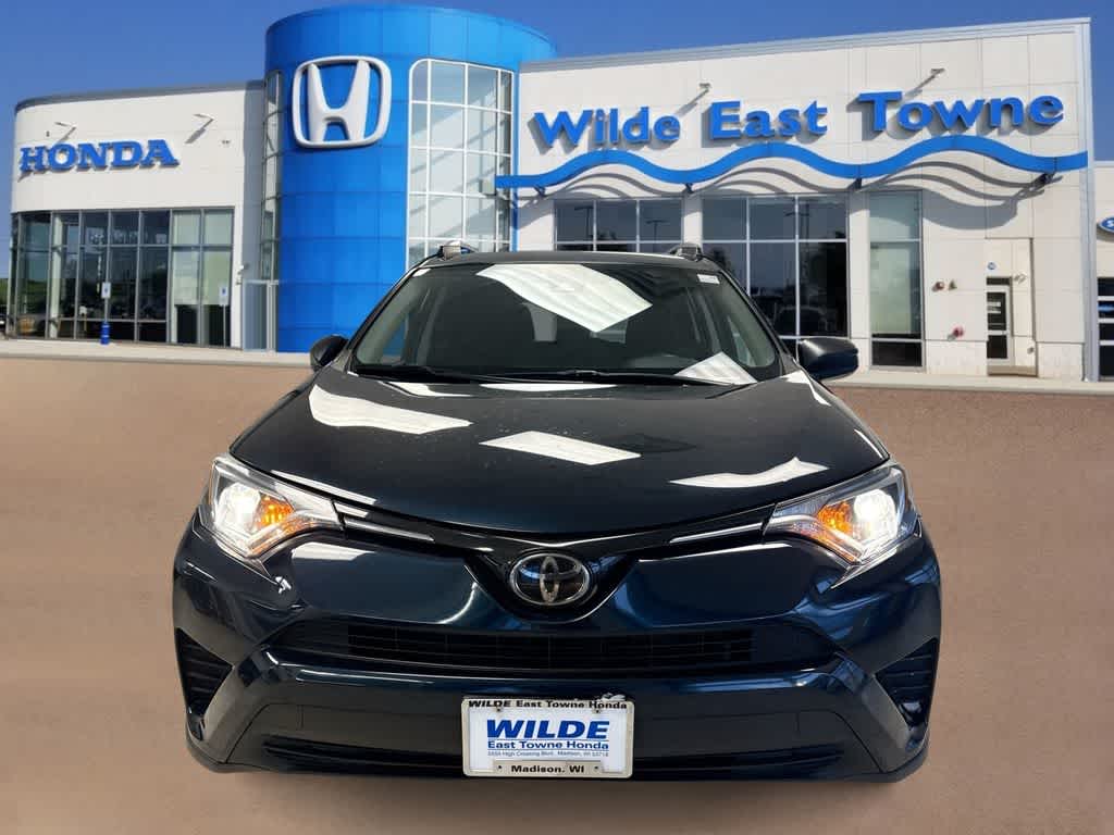 Thumbnail: 2018 Toyota RAV4 - 3