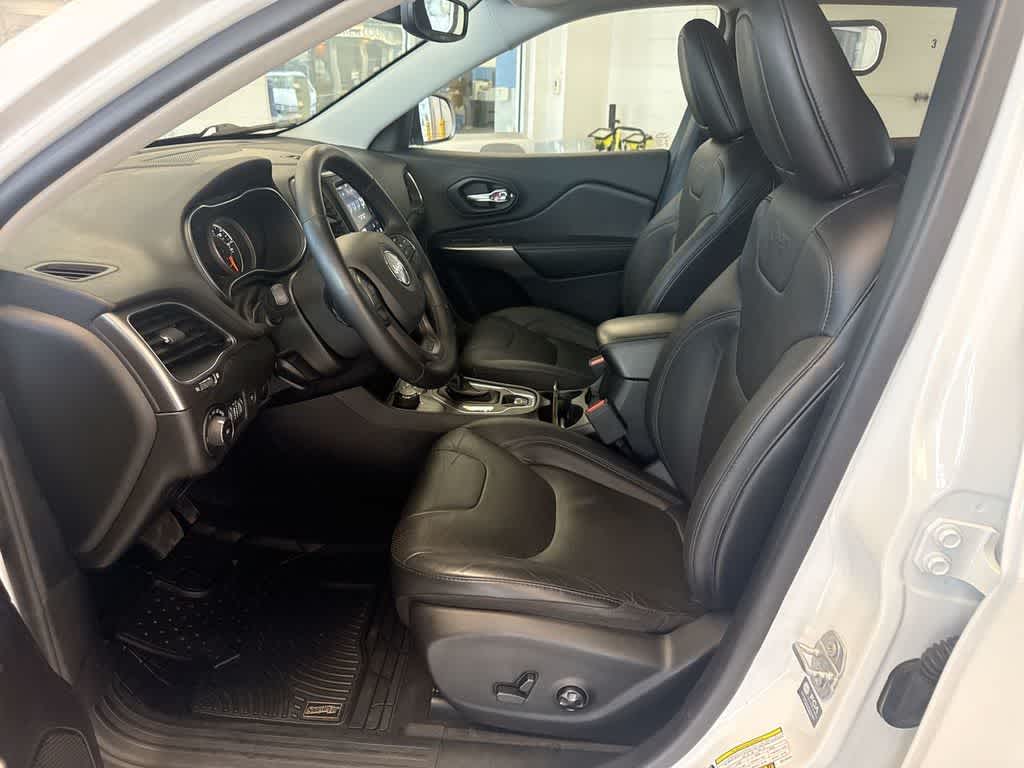 Thumbnail: 2021 Jeep Cherokee - 18