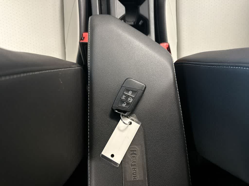 Thumbnail: 2019 Volkswagen Jetta - 38