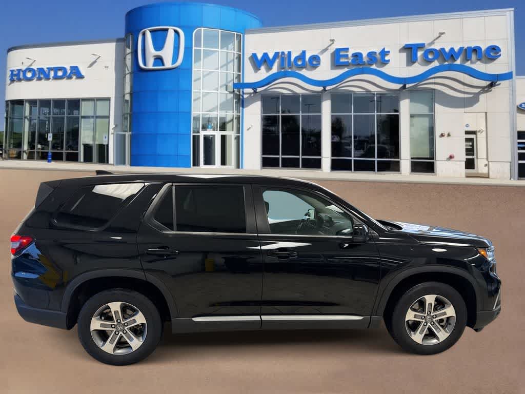 Thumbnail: 2023 Honda Pilot - 9