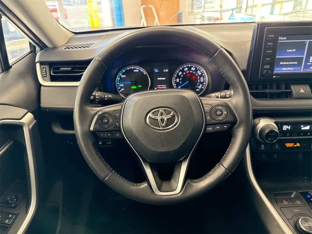 Thumbnail: 2021 Toyota RAV4 - 23