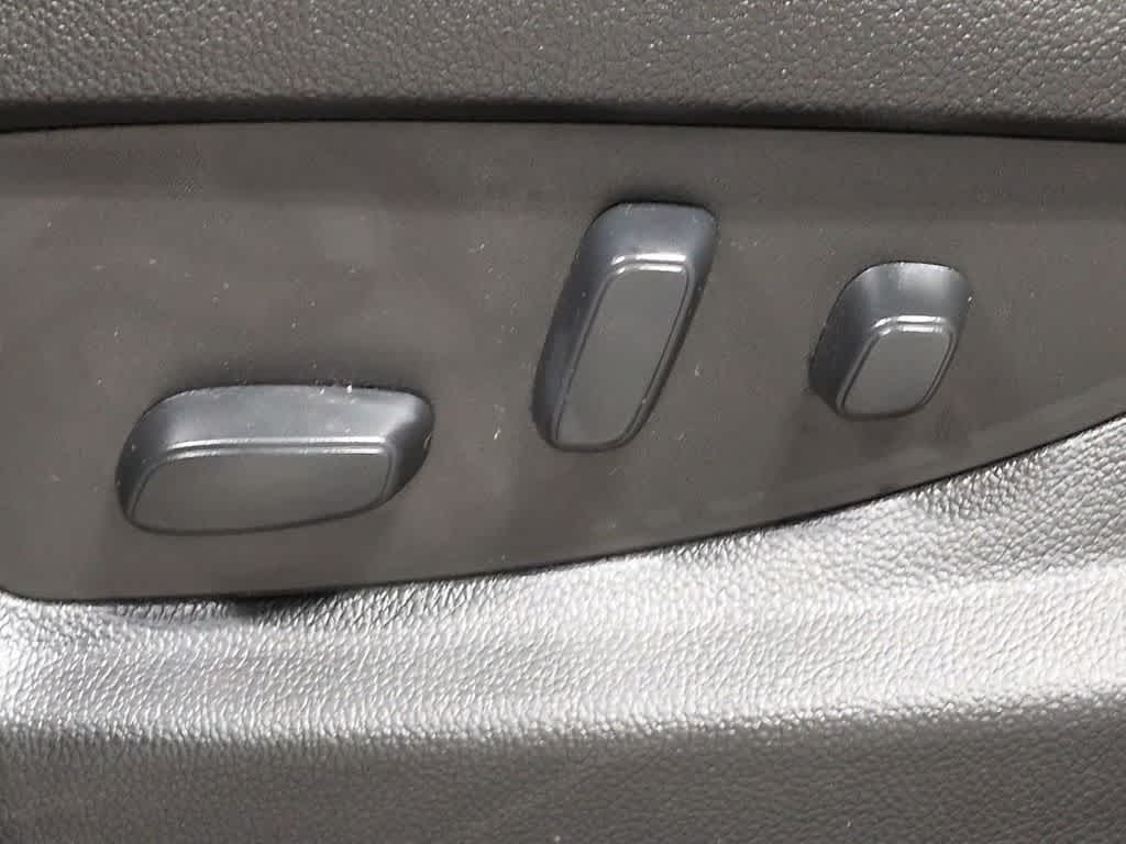 Thumbnail: 2020 Chevrolet Tahoe - 18