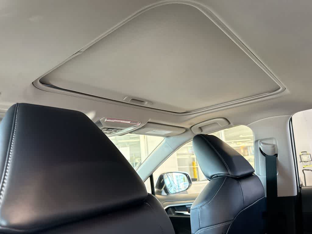 Thumbnail: 2023 Toyota RAV4 - 20