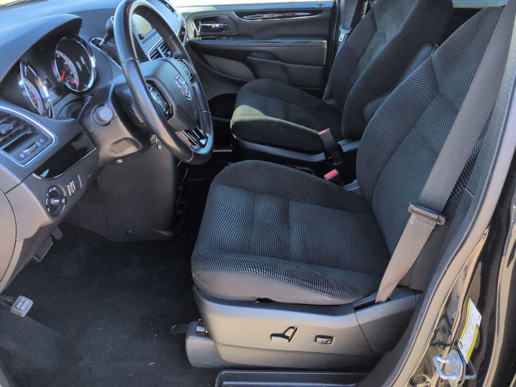 Thumbnail: 2020 Dodge Grand Caravan - 15