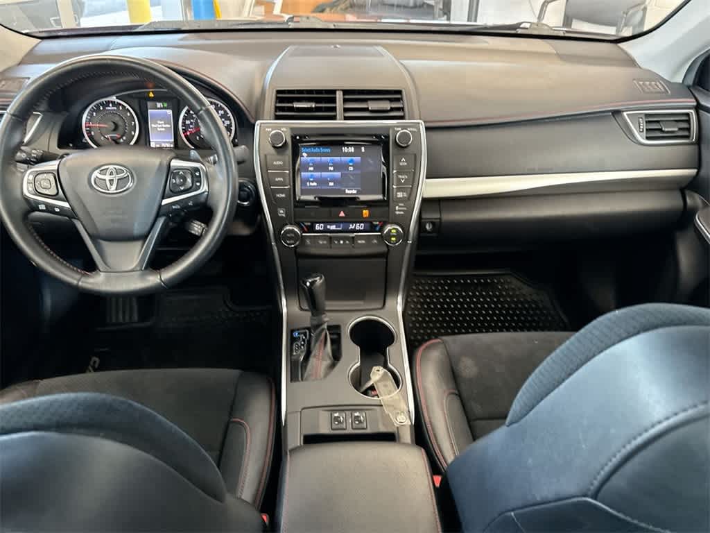 Thumbnail: 2015 Toyota Camry - 16
