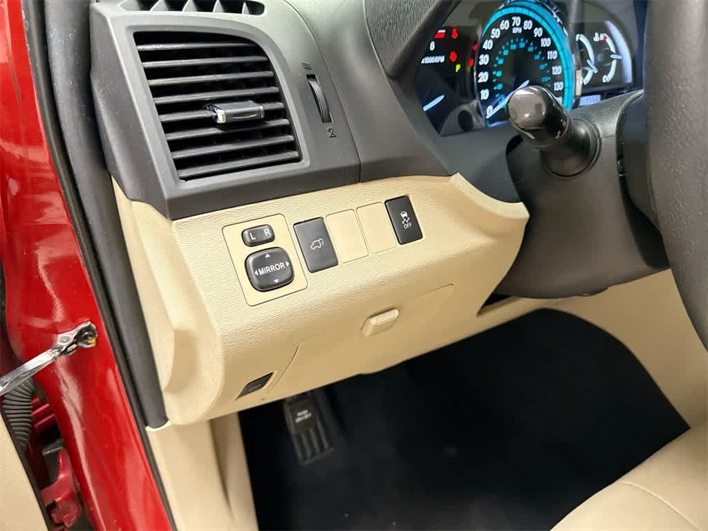 Thumbnail: 2012 Toyota Venza - 39