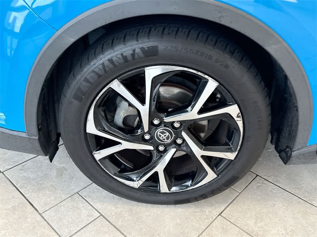 Thumbnail: 2019 Toyota C-HR - 13