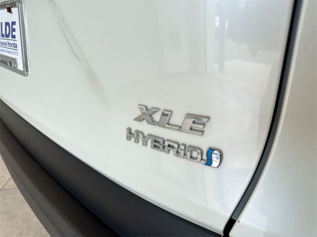 Thumbnail: 2022 Toyota RAV4 - 11