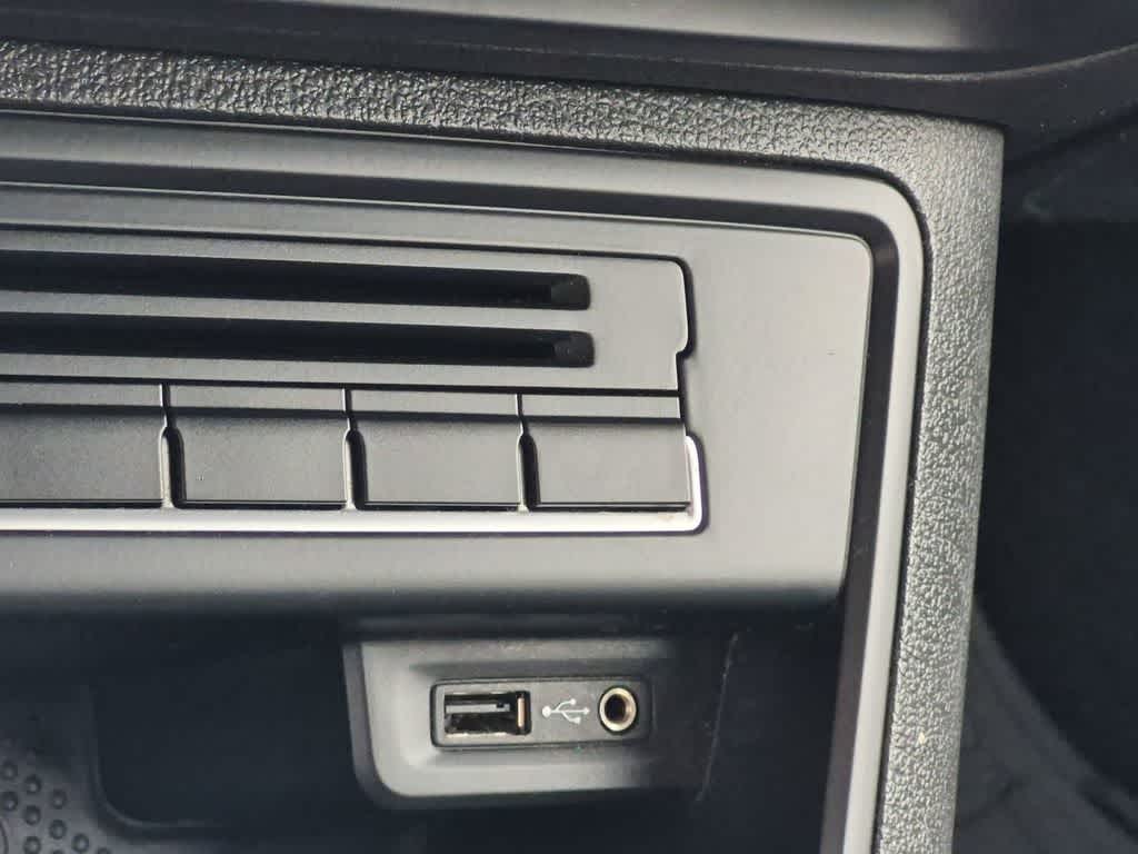 Thumbnail: 2017 Volkswagen Tiguan - 30