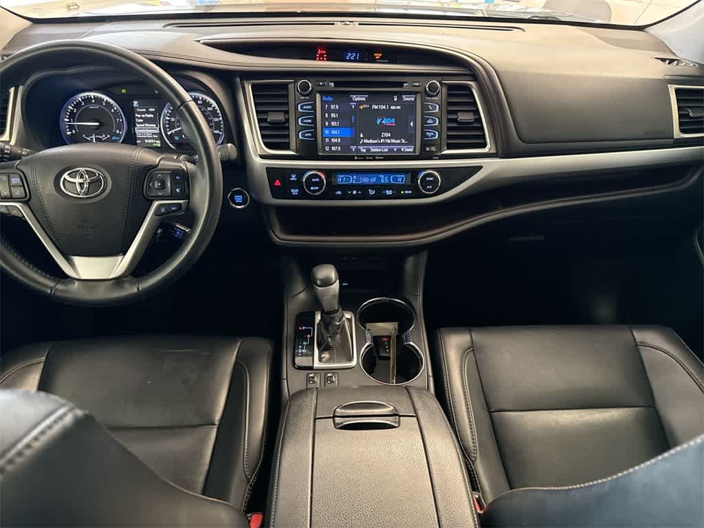 Thumbnail: 2019 Toyota Highlander - 29