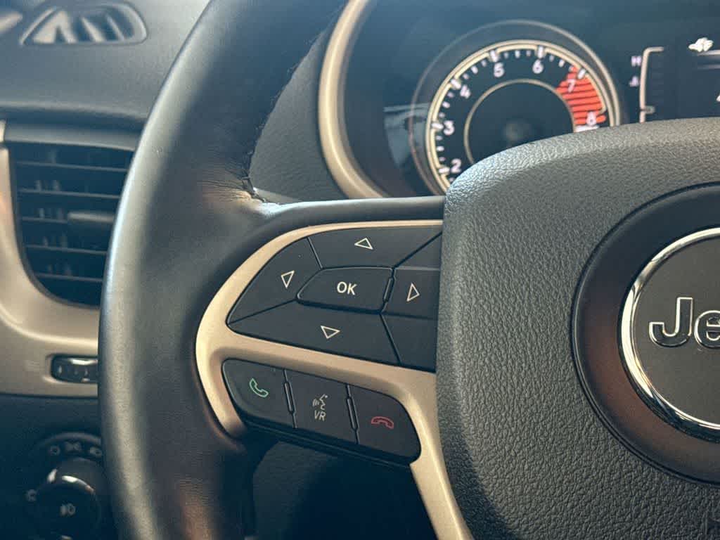 Thumbnail: 2017 Jeep Cherokee - 25