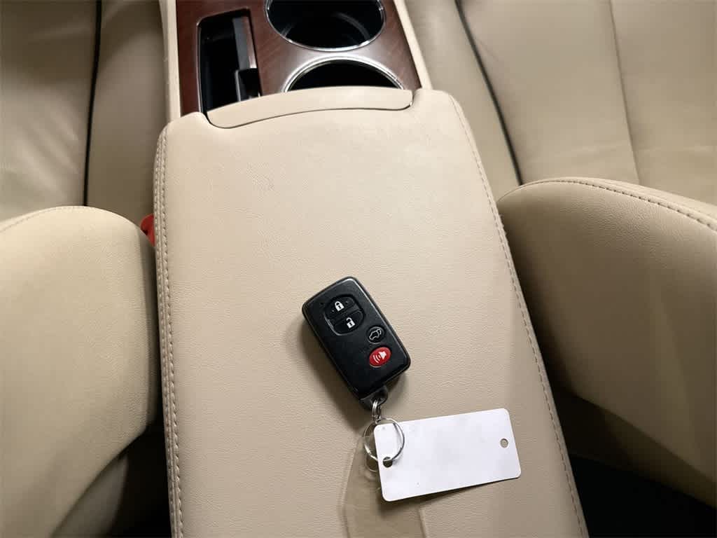 Thumbnail: 2012 Toyota Venza - 37