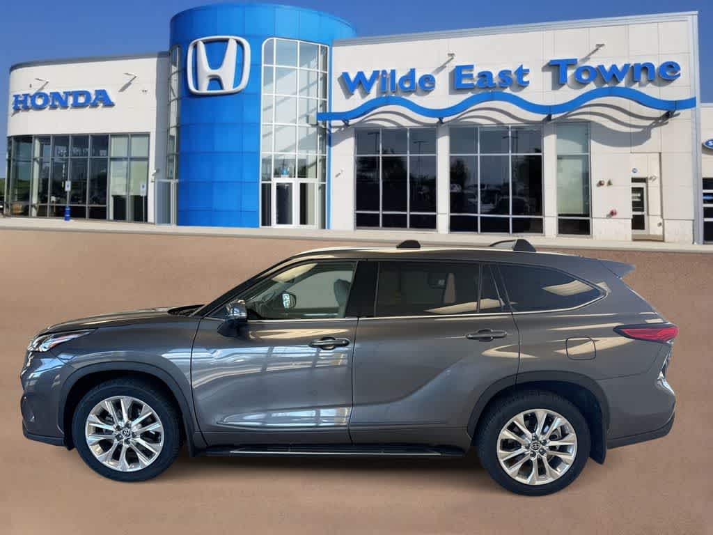 Thumbnail: 2023 Toyota Highlander - 5