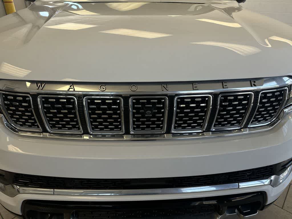 Thumbnail: 2023 Jeep Grand Wagoneer L - 14