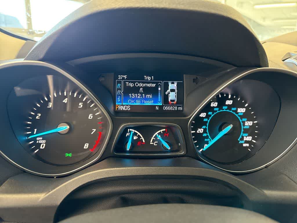 Thumbnail: 2015 Ford Escape - 36